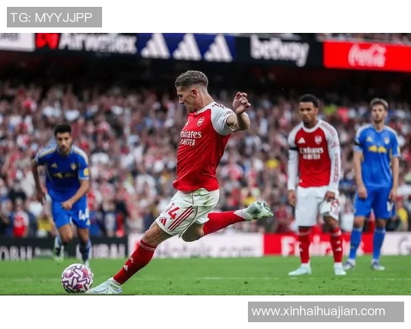 佛罗伦萨主场迎战罗马球队巅峰对决精彩纷呈期待激烈较量 佛罗伦萨主场迎战罗马球队巅峰对决精彩纷呈期待激烈较量