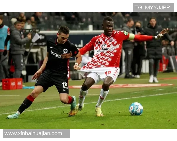 强势拜仁横扫法兰克福,轻松取胜 强势拜仁横扫法兰克福,轻松取胜